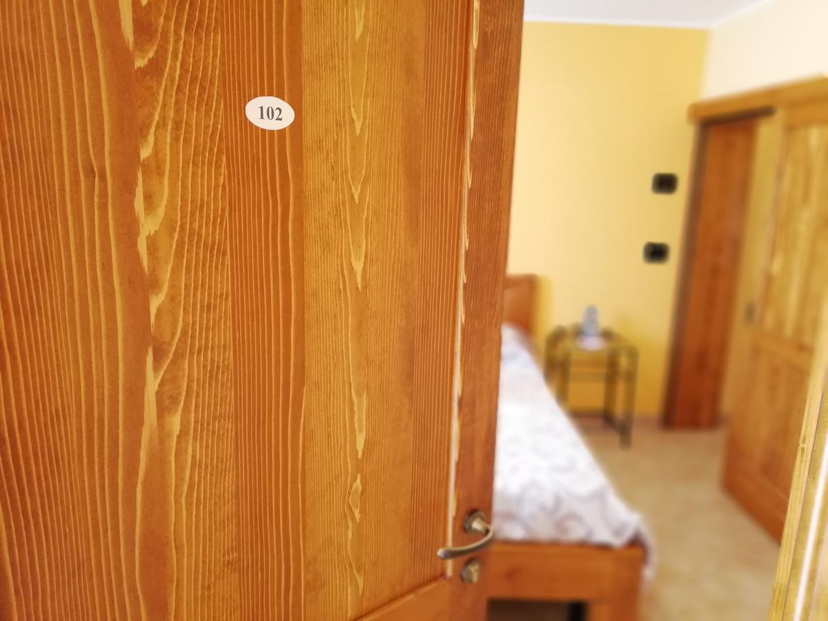 Hotel Karingo House Fratta Polesine Esterno foto